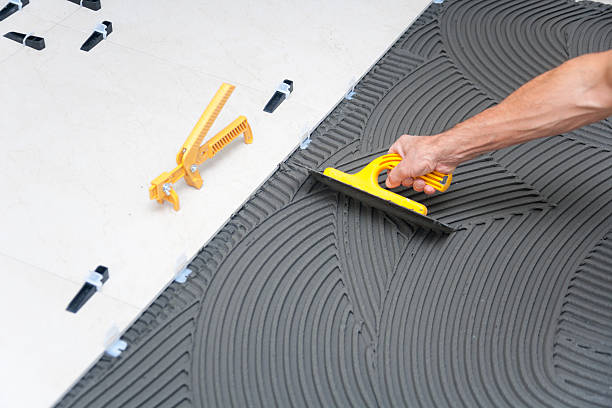 Un carreleur maîtrise parfaitement la pose de carrelage mural extérieur. En effet, son savoir-faire concerne autant l’intérieur