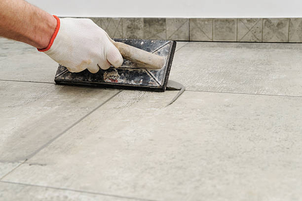 Les joints de carrelage jouent un rôle essentiel. En effet, ils protègent contre l’humidité et les infiltrations. Par conséquent,